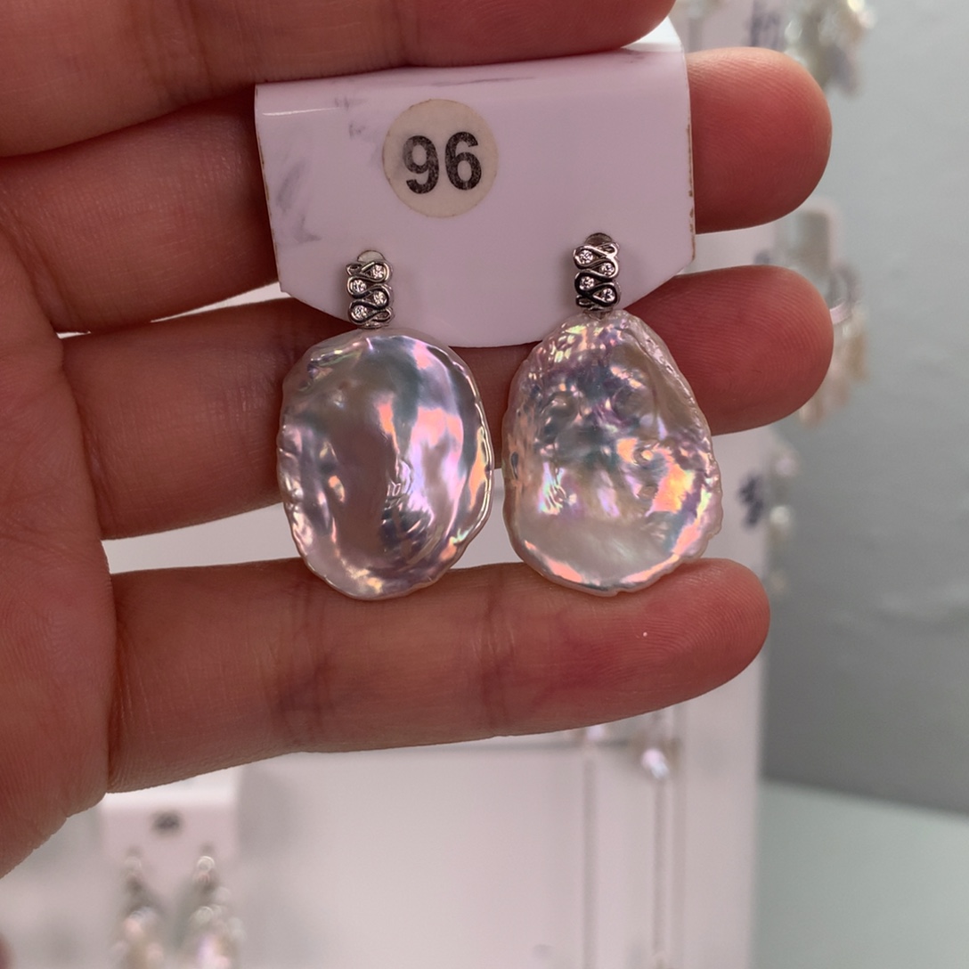 碌***为无非金属巴洛克花瓣耳饰