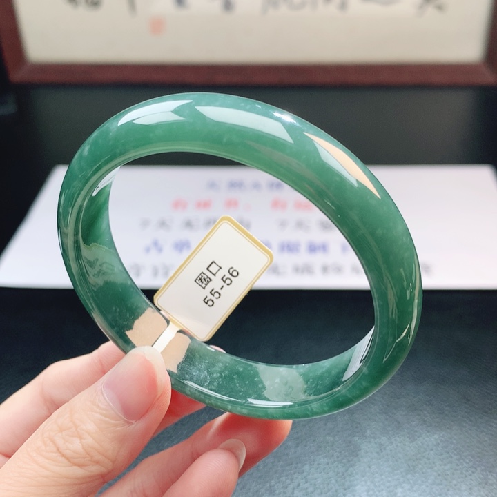 翡翠未镶嵌手镯得，翡翠手镯96