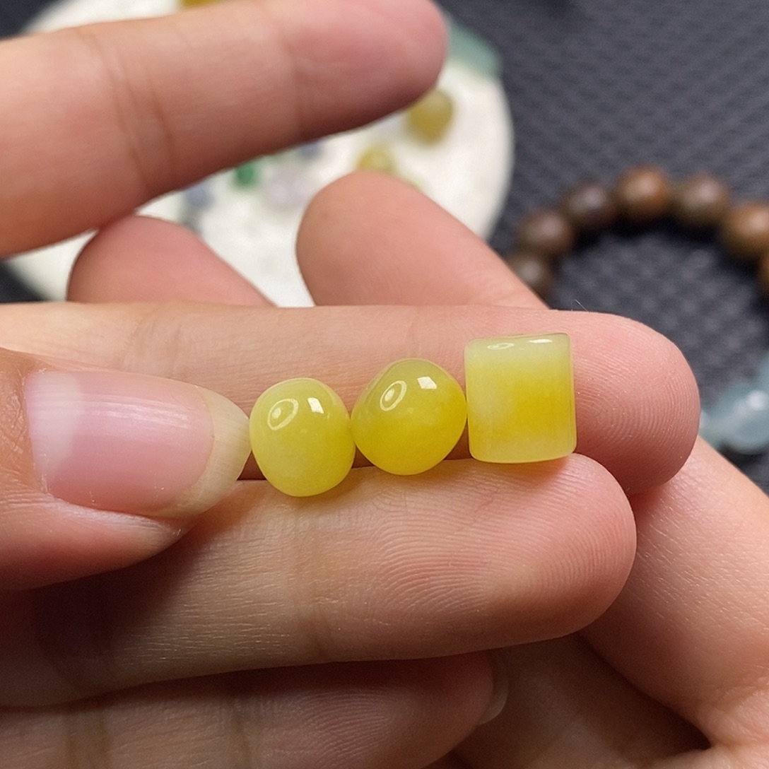 灬***错定制翡翠未镶嵌福利珠子