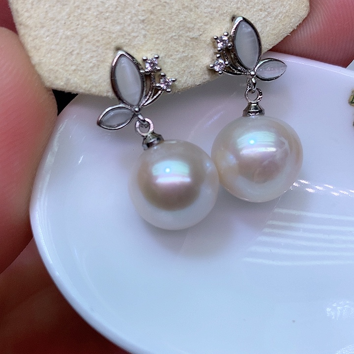 银S925镶嵌耳饰淡水珍珠