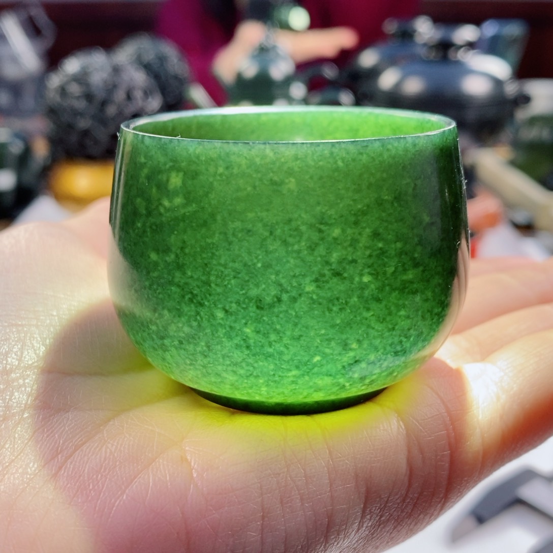 和田玉（青玉）摆件未镶嵌微瑕