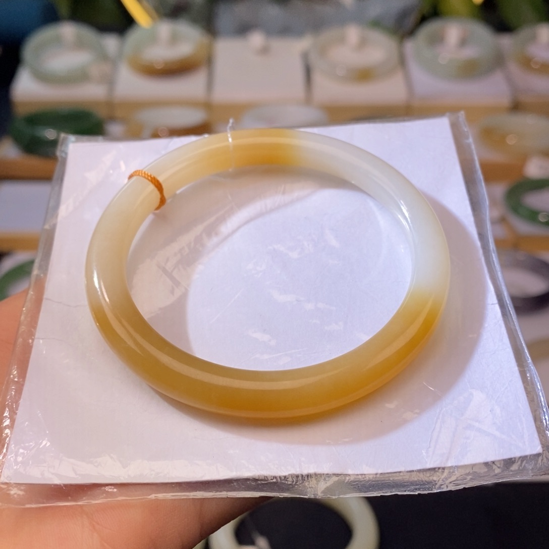 和田玉手镯未镶嵌56