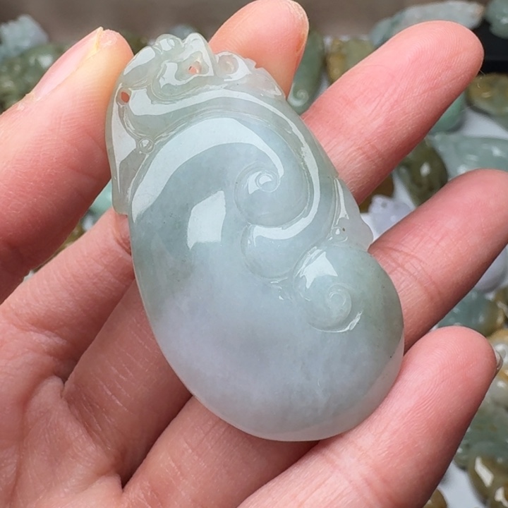 翡翠未镶嵌颈饰吊坠