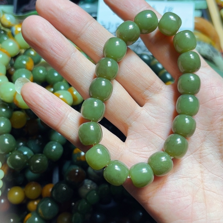 岫岩河磨玉（透闪石质玉）手链未镶嵌