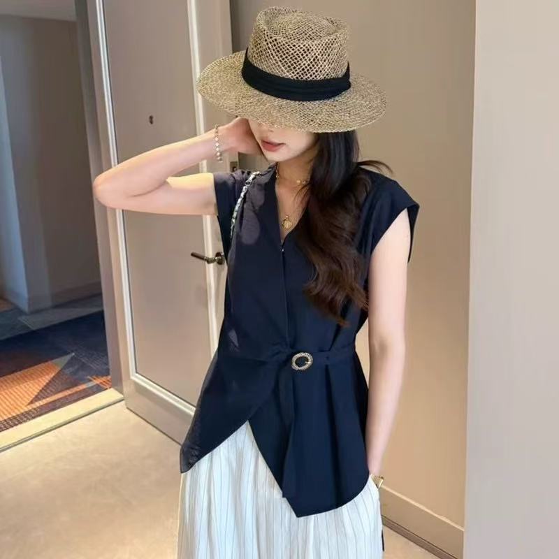 格调美美高级感小飞袖掐腰独特别致上衣