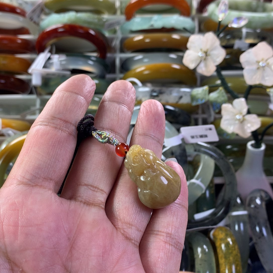 和田玉（糖玉）颈饰未镶嵌