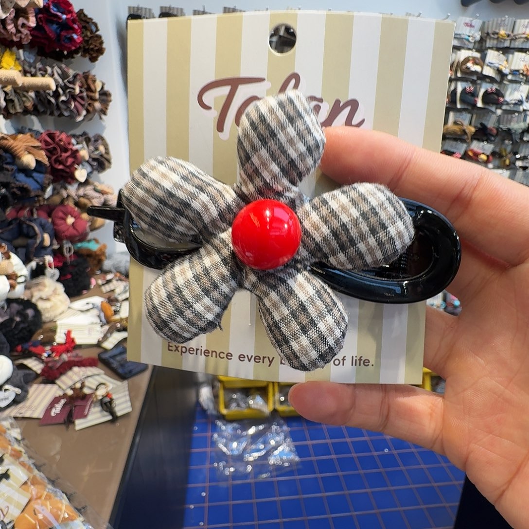 布艺非金属花花扭扭夹