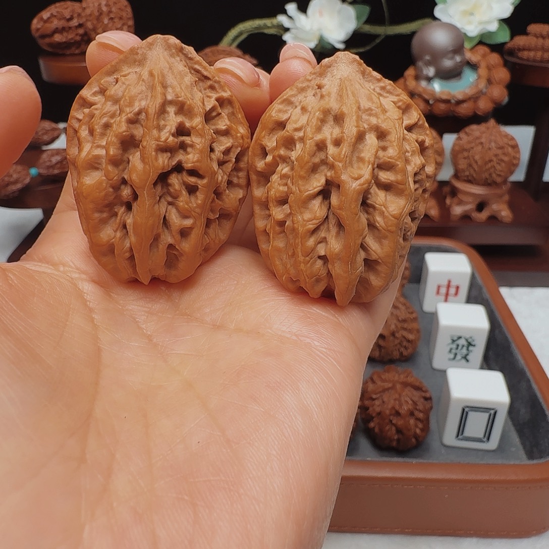 吊坠文玩核桃～龙纹鸡心微瑕