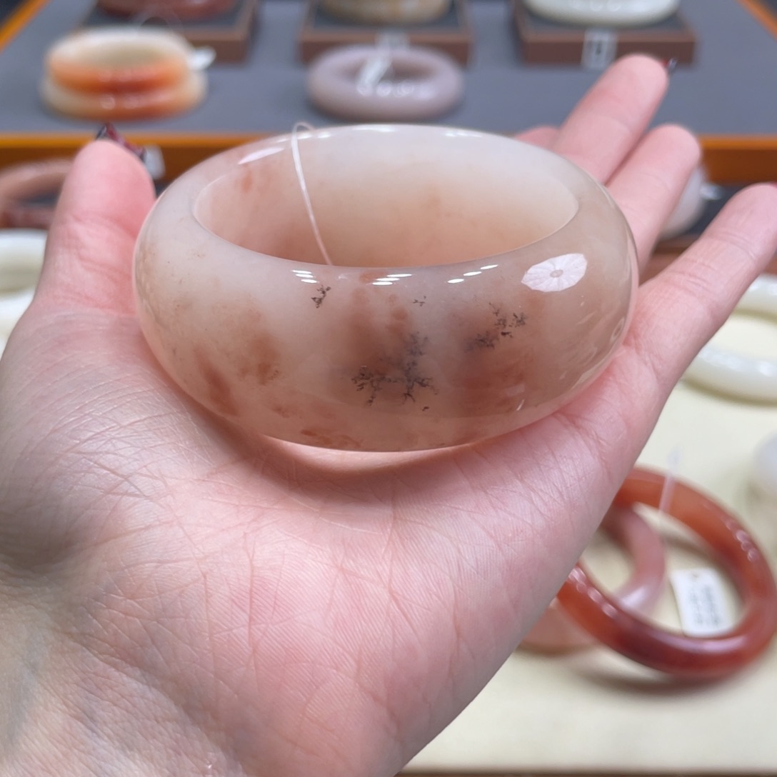 未镶嵌手镯石英质玉暴***君