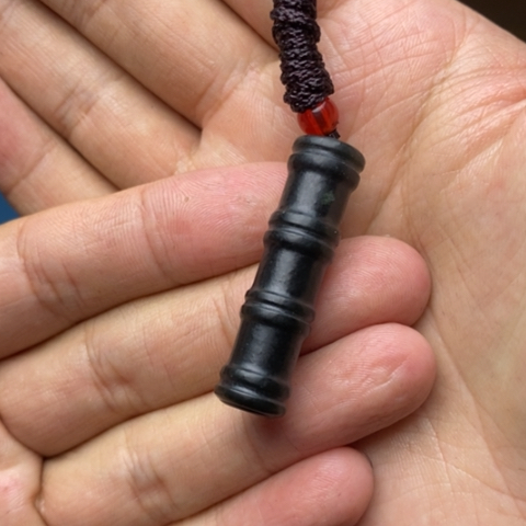 黄***源和田玉未镶嵌颈饰