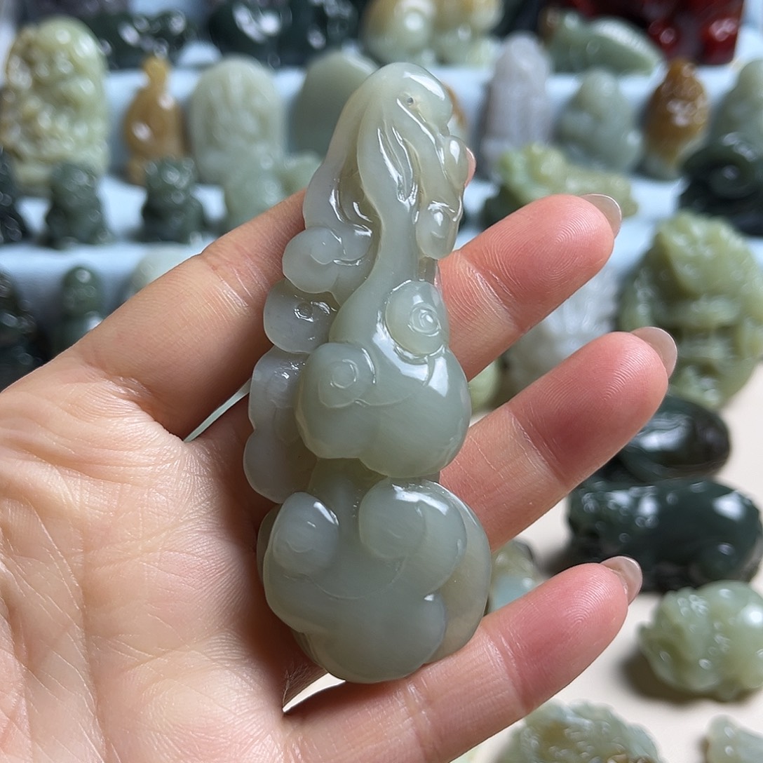 和田玉未镶嵌把件