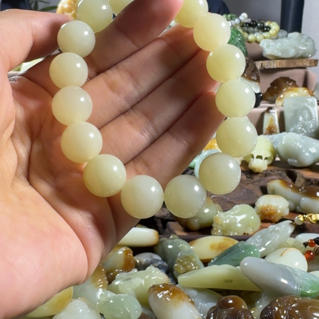 和田玉（糖玉）未镶嵌颈饰