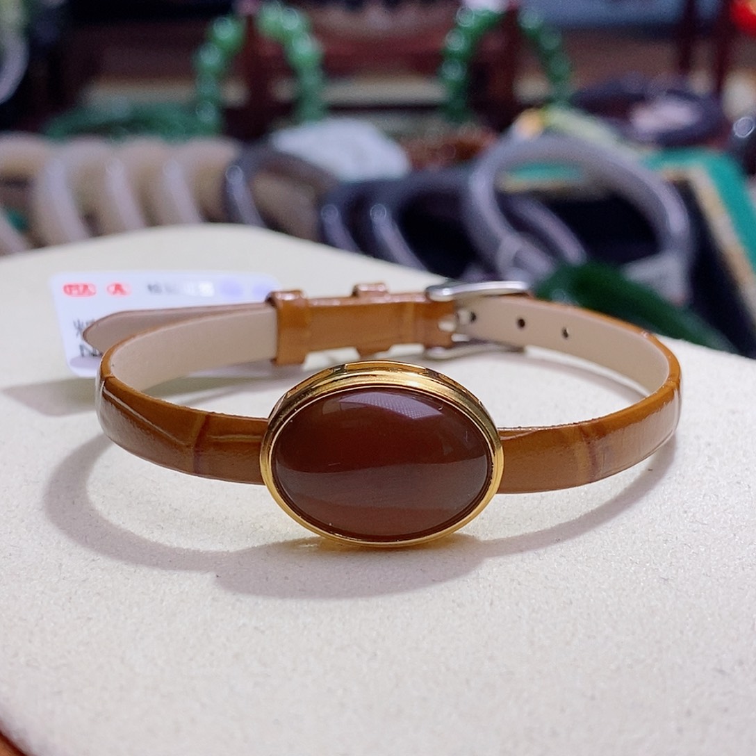 和田玉未镶嵌颈饰猪*宝收藏级新疆且末红糖老矿料蛋面手牌