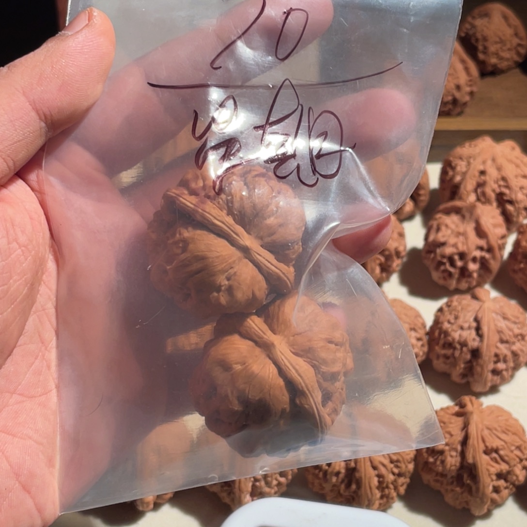 星***期40蛤蟆头文玩核桃xxzx