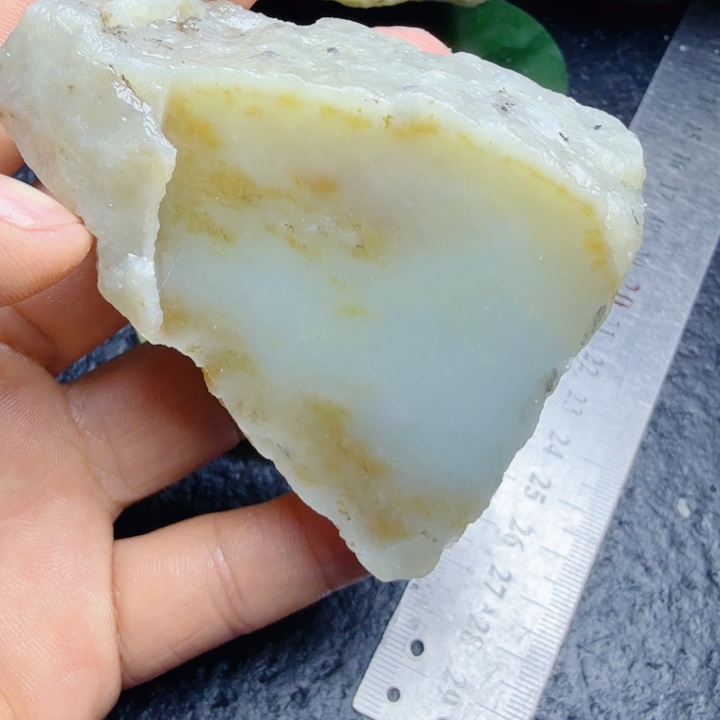 和田玉（糖玉）未镶嵌珠宝奇石