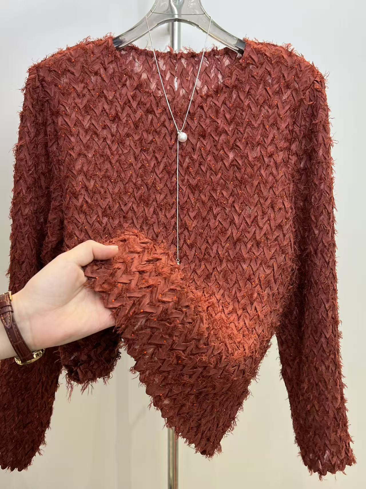 褶衣原创（枫叶）2025冬季新款气质女装长袖流苏圆领显瘦高级感上衣