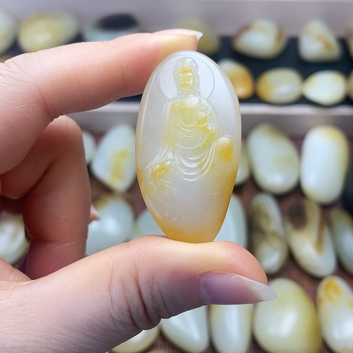 和田玉未镶嵌颈饰