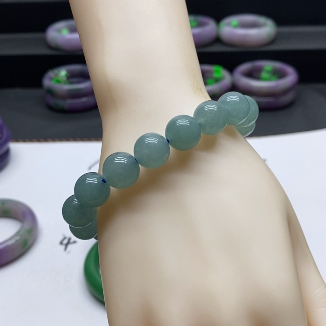 未镶嵌石英质玉珠宝奇石