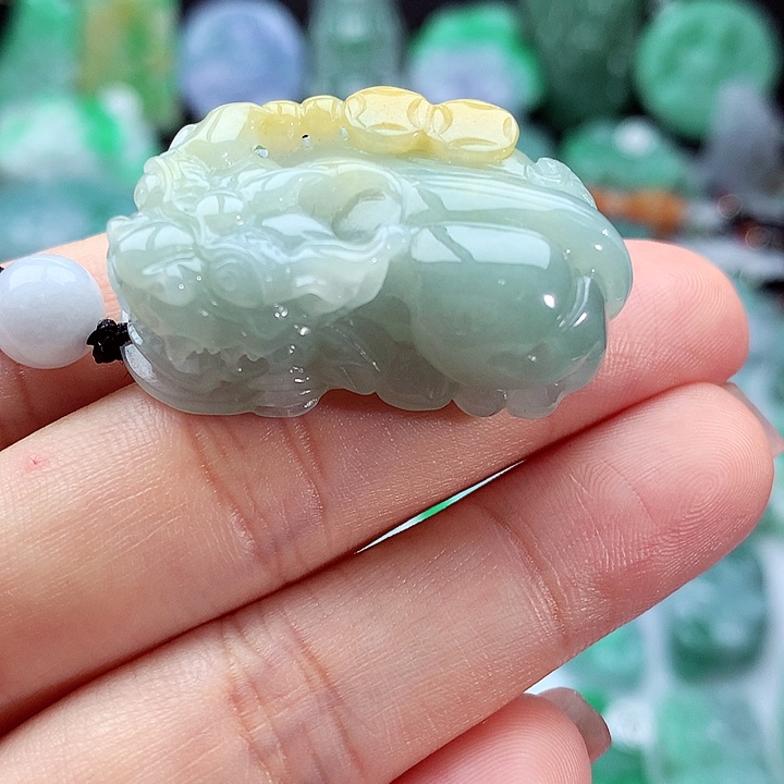 翡翠颈饰未镶嵌翡翠