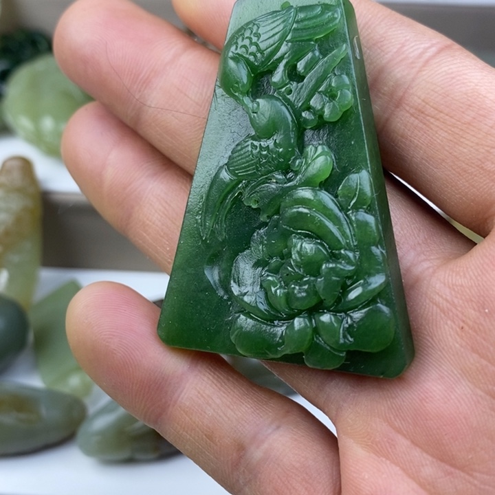 和田玉（碧玉）未镶嵌颈饰