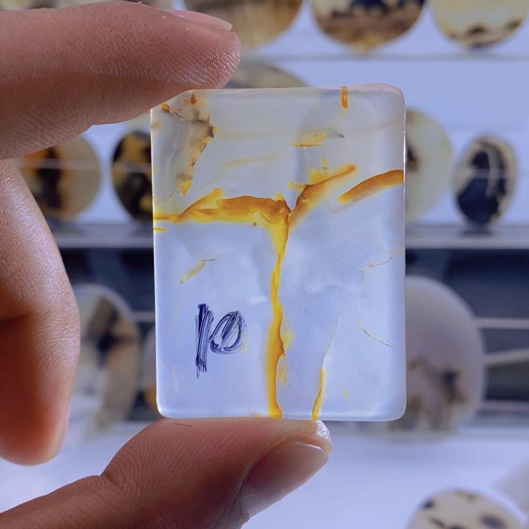 玛瑙/玉髓颈饰未镶嵌丫**?