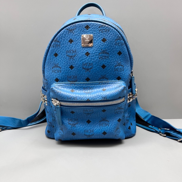 95新 MCM 蓝色印花双肩背包 尺寸26*32 SV18319