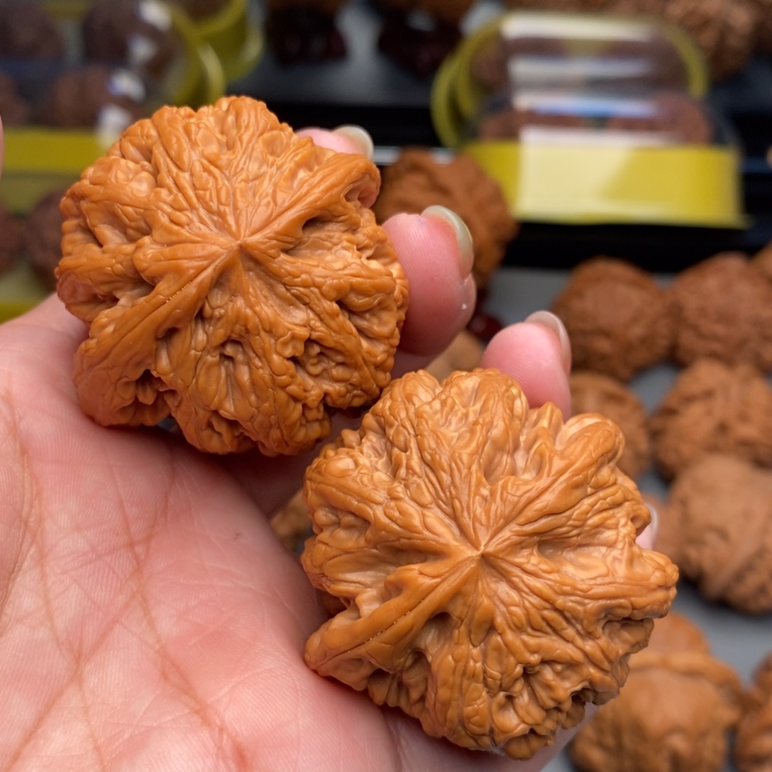 木质类文玩核桃球筋