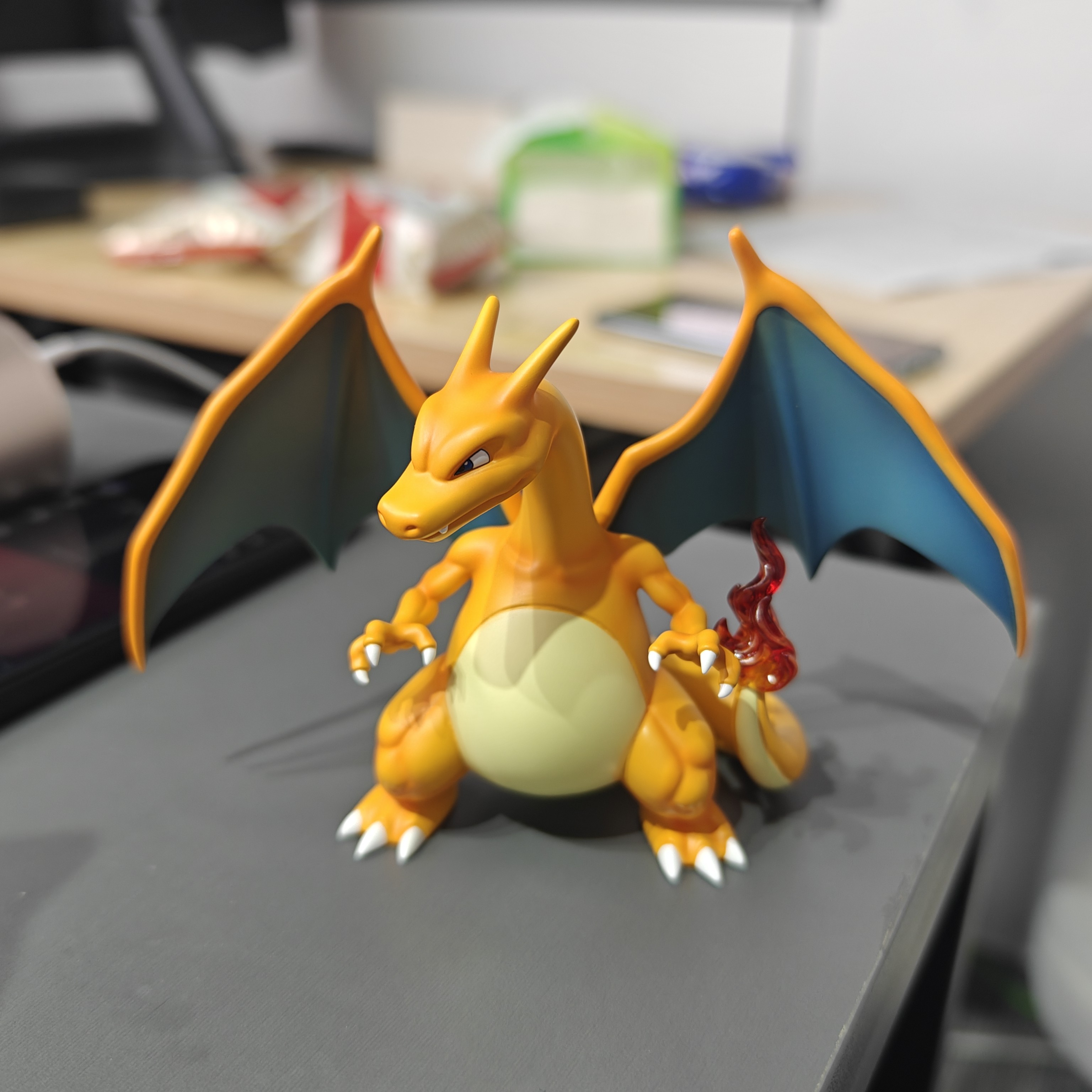 喷火龙手办顺丰到付