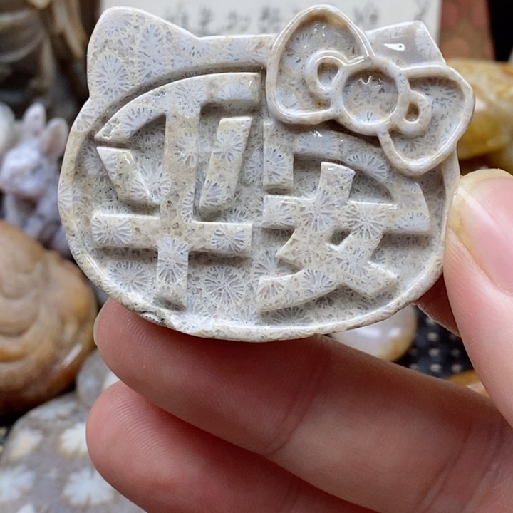 硅化珊瑚（珊瑚玉）颈饰未镶嵌有瑕