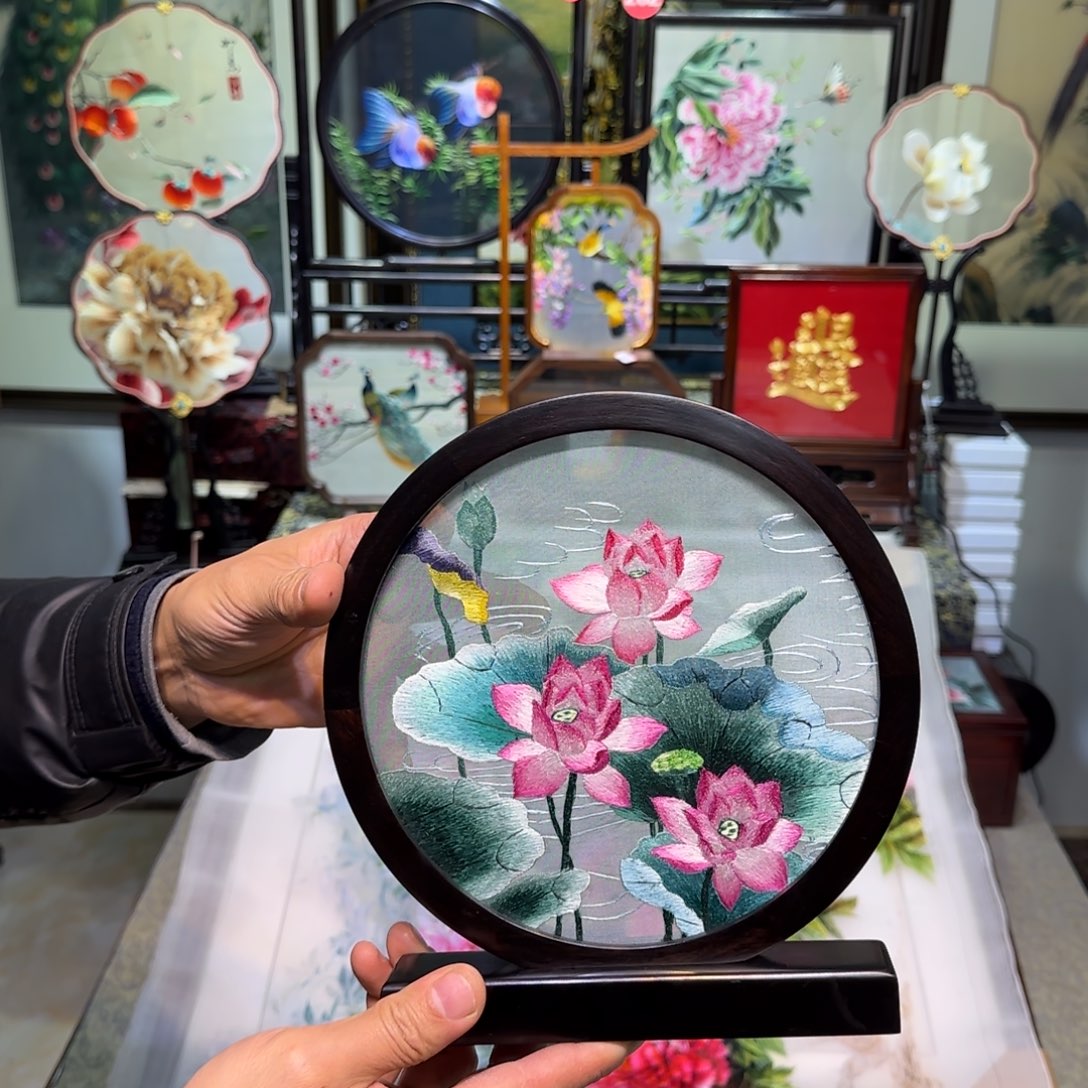 刺绣刺绣工艺精湛