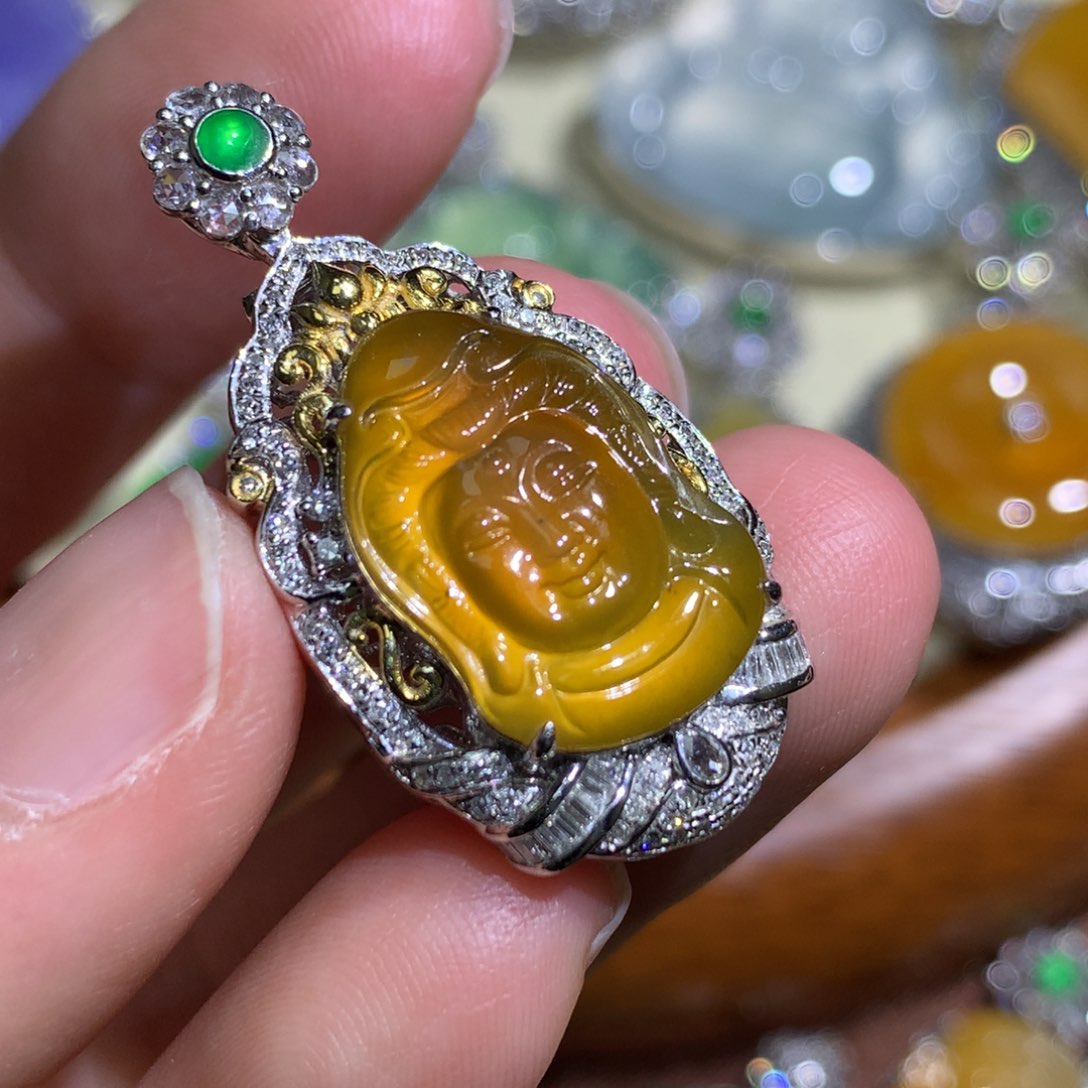 翡翠颈饰18K金镶嵌观音