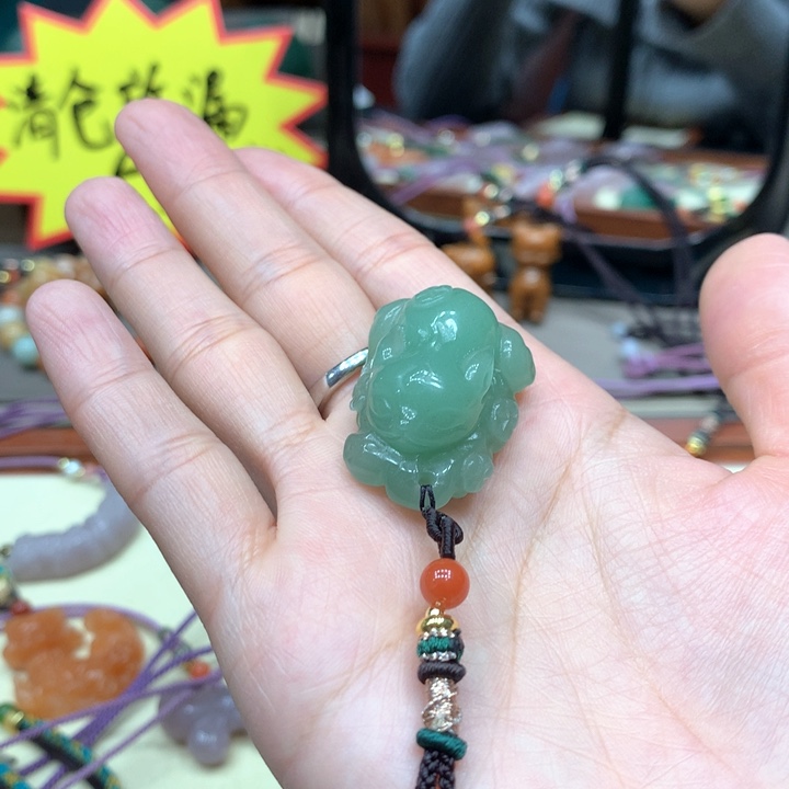 石英质玉颈饰合金