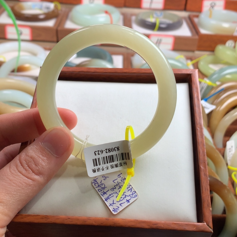 【闪购商品】和田玉手镯未镶嵌朵*53.5