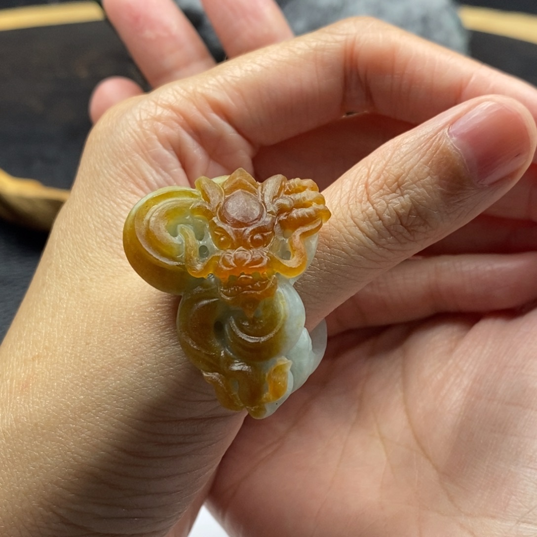 根***雕定制翡翠未镶嵌戒圈