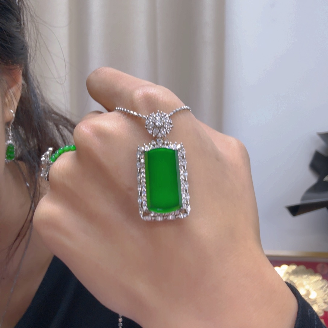 翡翠吊坠(不含链)未镶嵌