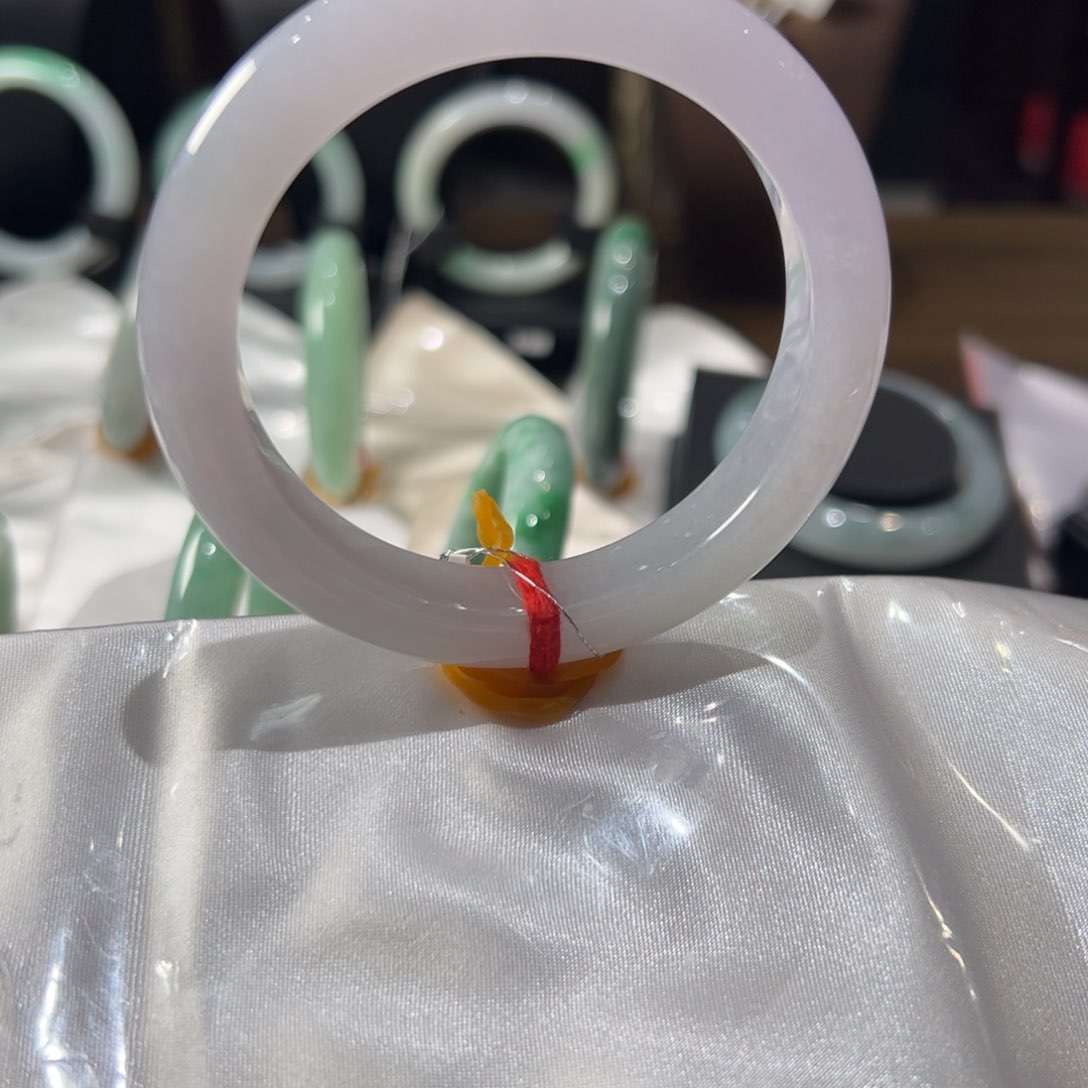 翡翠手镯（圆镯）未镶嵌