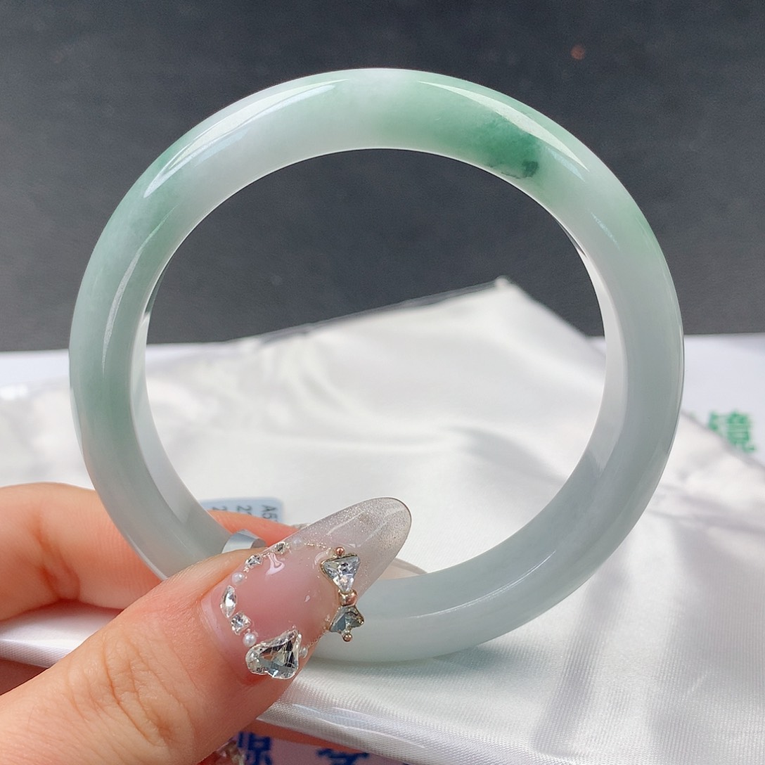 翡翠手镯未镶嵌0027正58