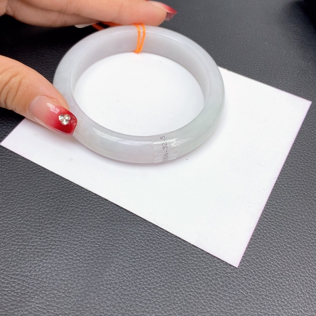 翡翠手镯未镶嵌肆*陆54圈口