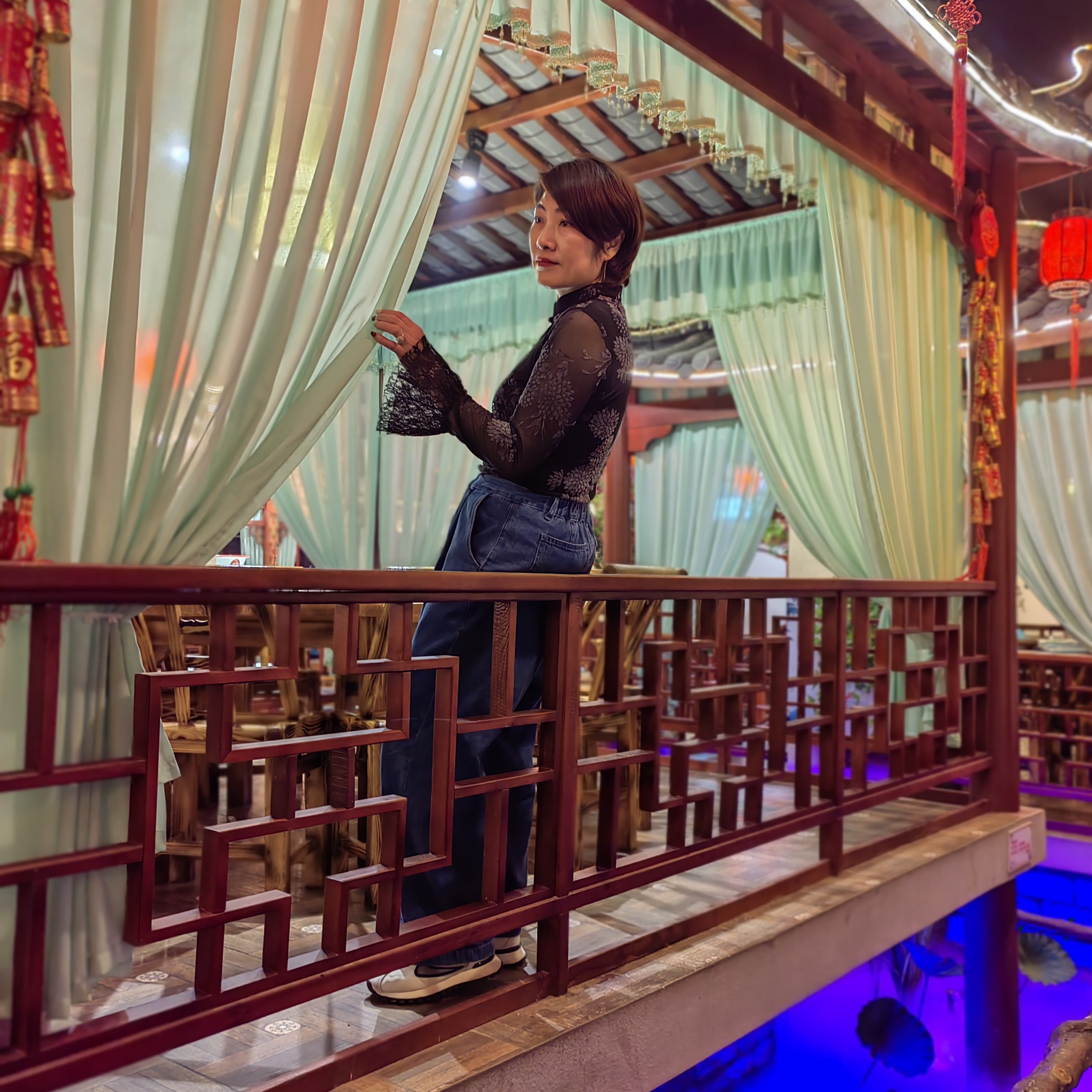 毛外套女2025冬季新品独特气质拜年服棉服