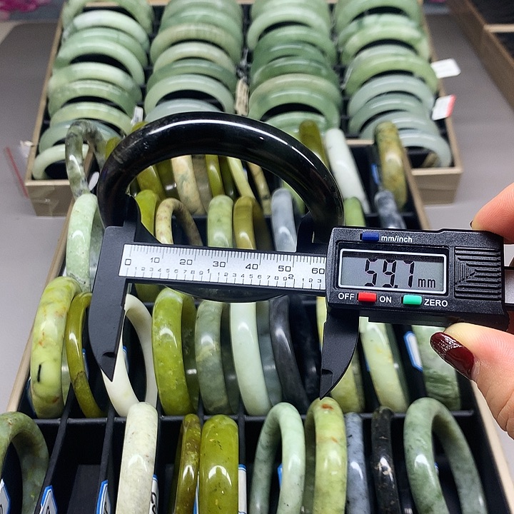 未镶嵌蛇纹石玉手镯89