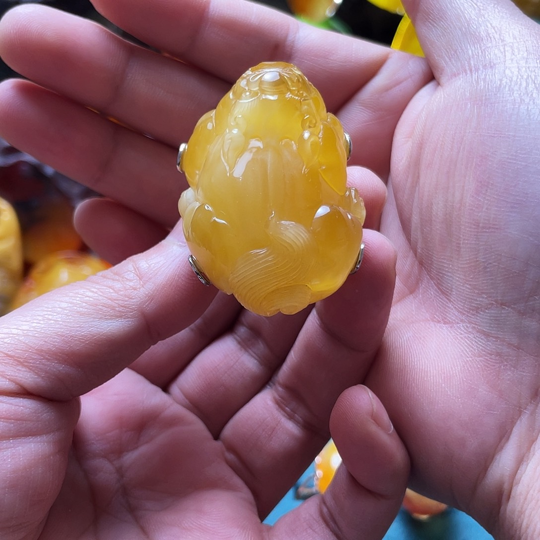 玉***人琥珀银S925镶嵌裸石戒指