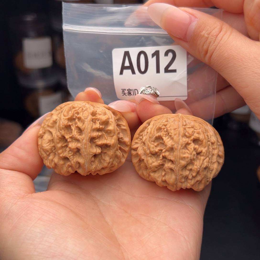 文玩核桃吊坠大粗筋46