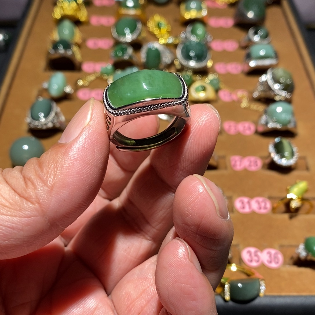 和田玉未镶嵌戒指