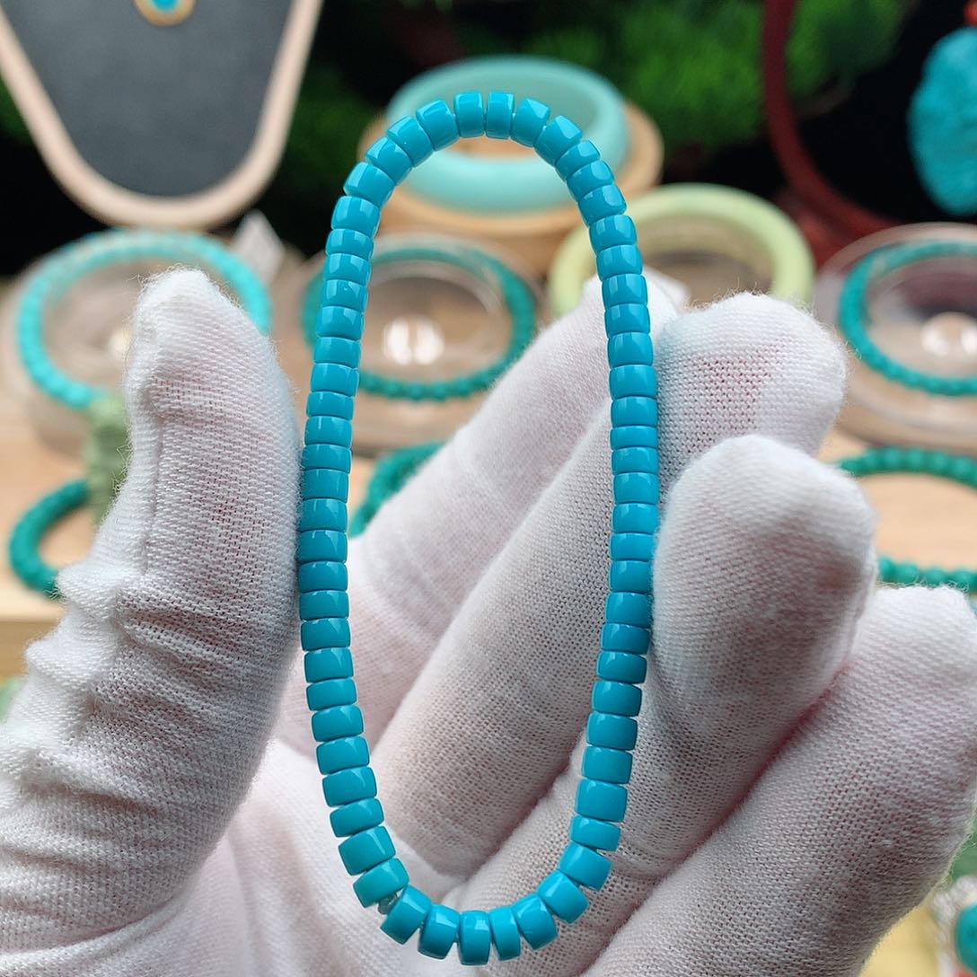 绿松石颈饰未镶嵌