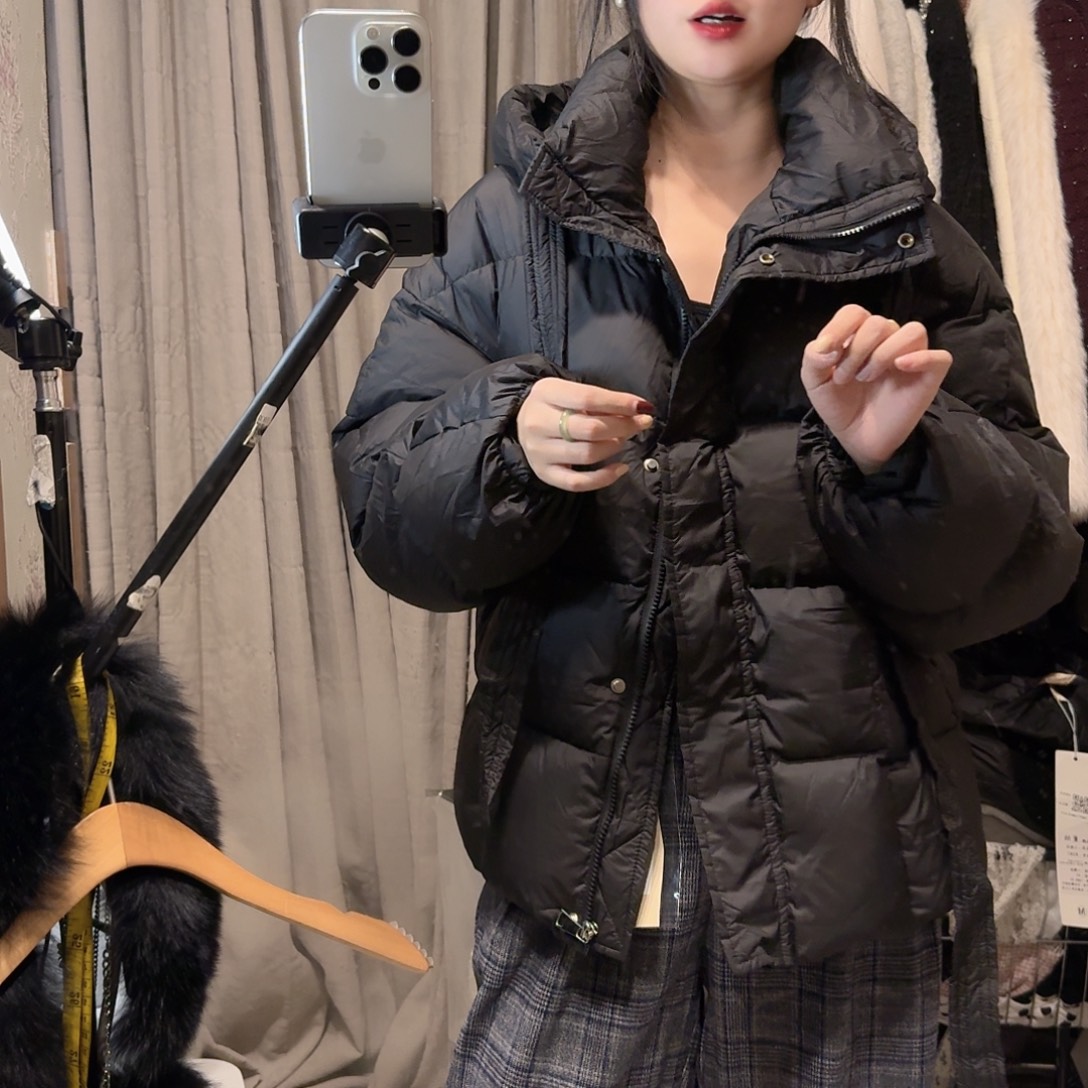 全新微瑕外套黑色140斤以内