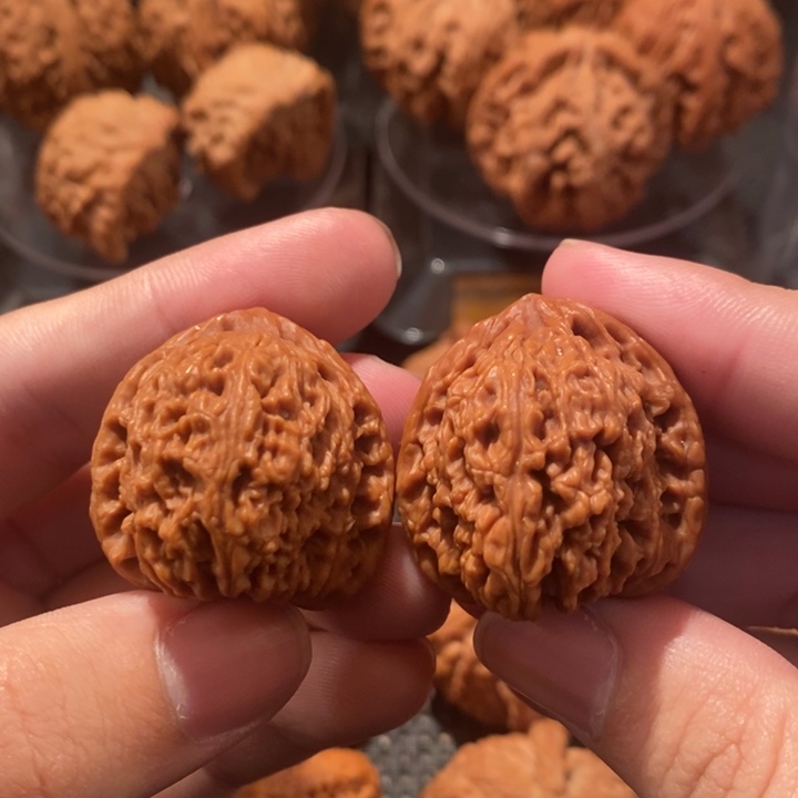 文玩核桃把件全品南疆石32+