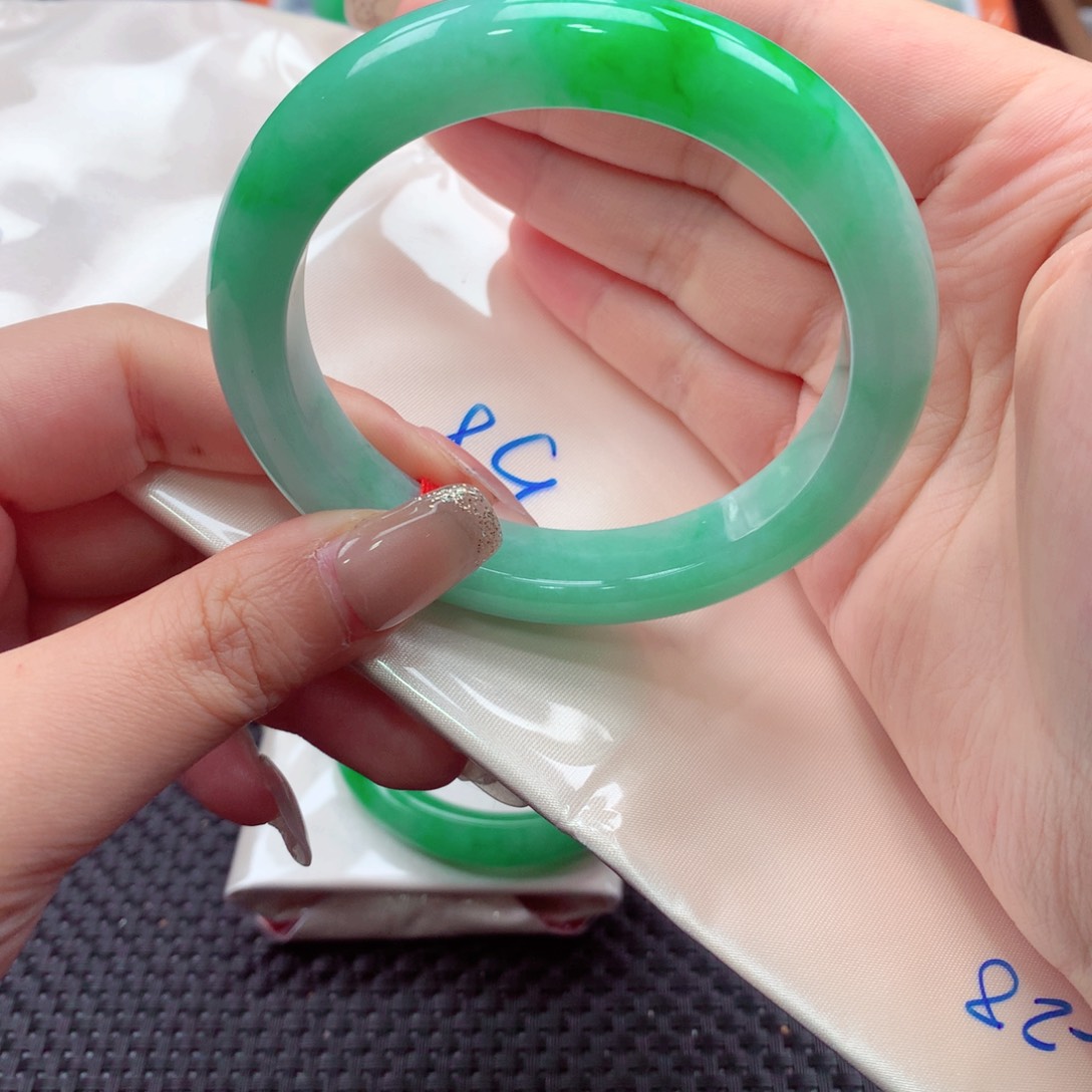 未镶嵌手镯翡翠翡翠