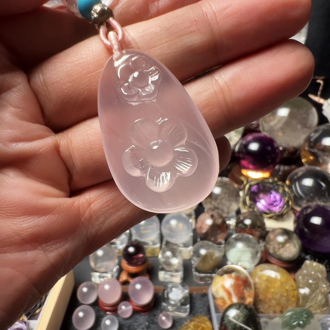 未镶嵌颈饰芙蓉石手工雕刻梅花福禄寿喜财