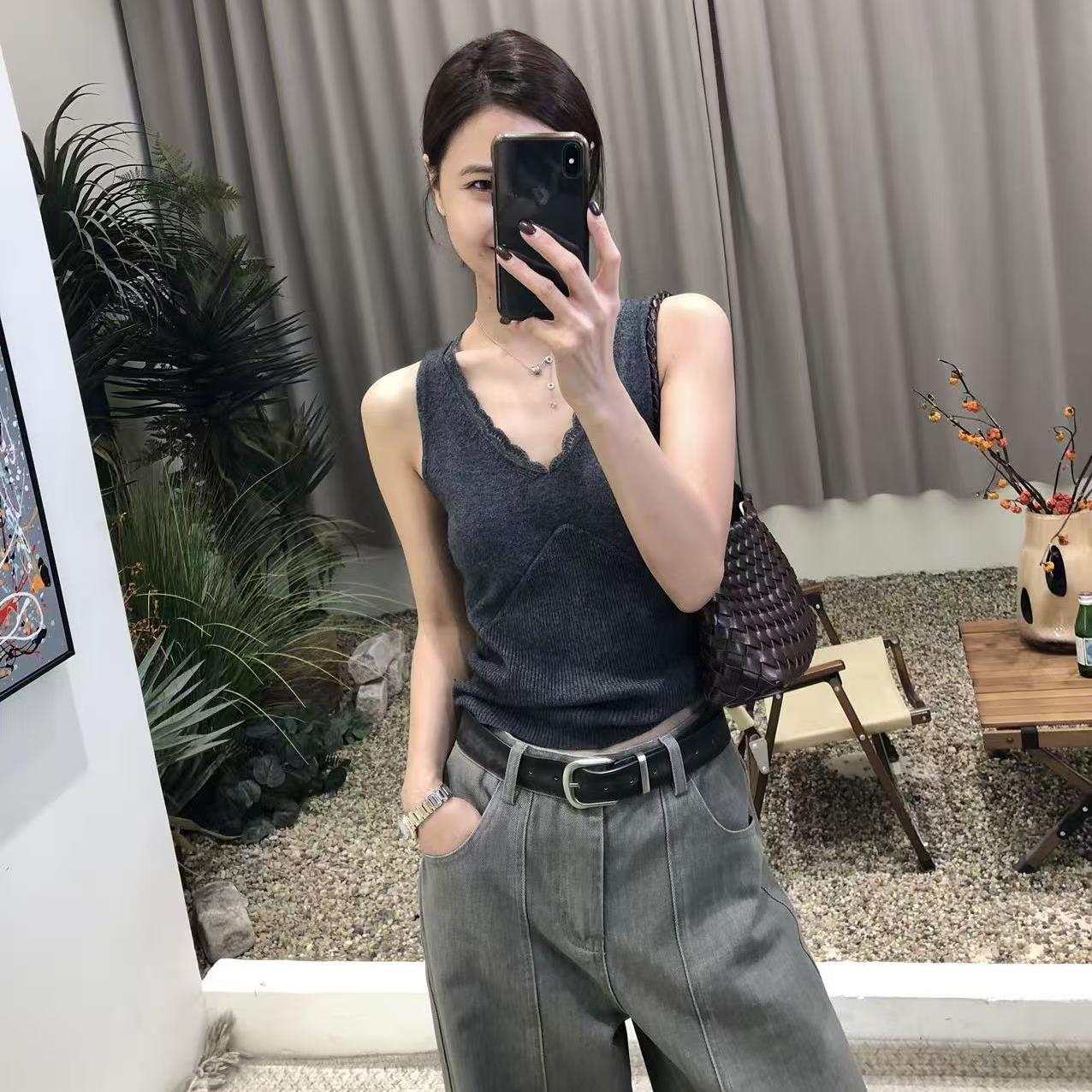 秋季新款2025时尚韩系高级感纯欲针织背心气质修身显瘦女士背心