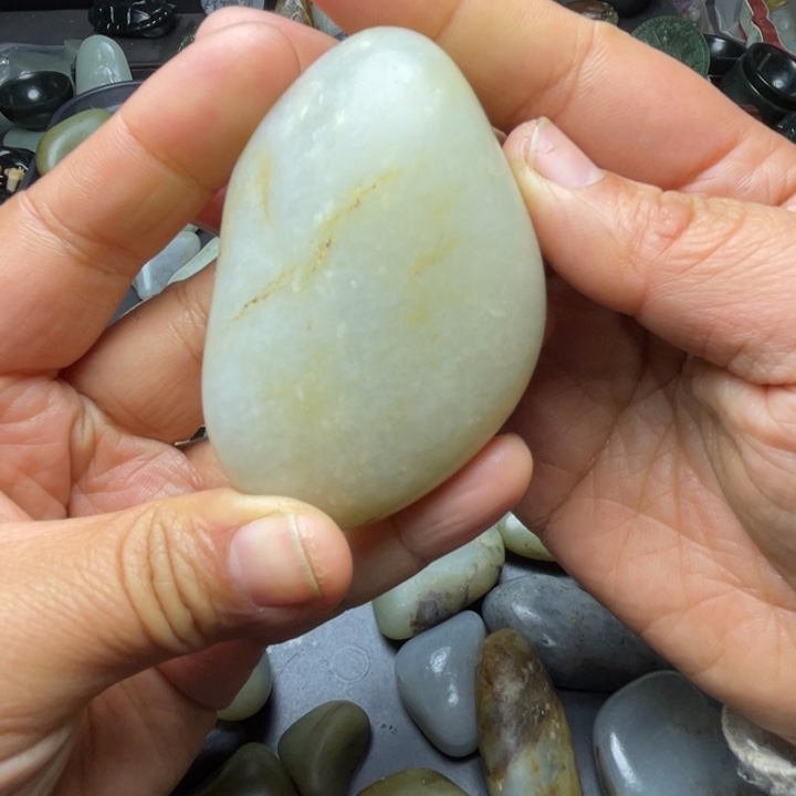 和田玉未镶嵌珠宝半成品